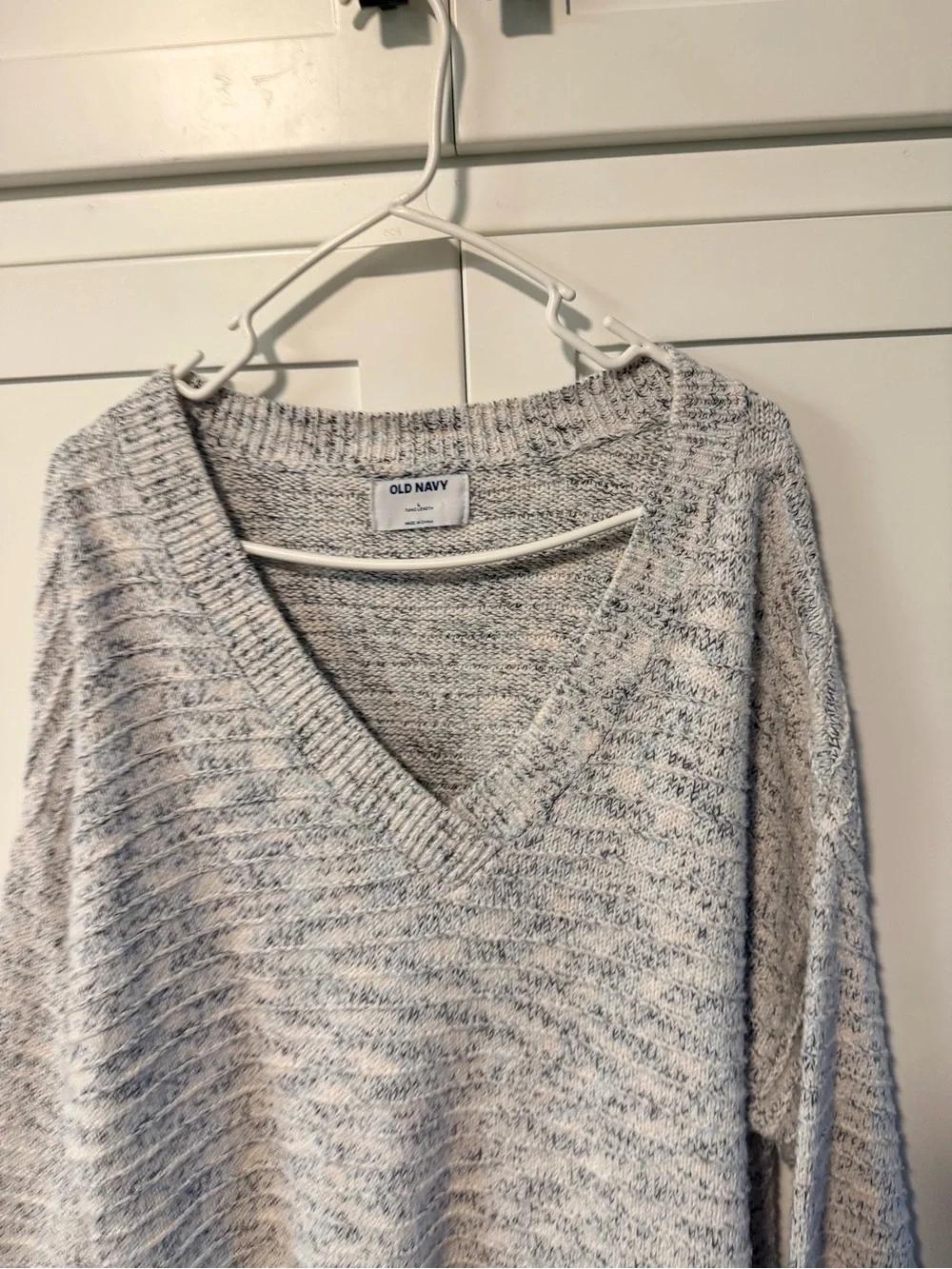 Old Navy Oversized  100% Cotton Cream and Blue Marled V-Neck Pullover Sweater - Picture 2 of 7